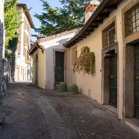 Casa Di Mezzo Nel Cuore Di Apartment *