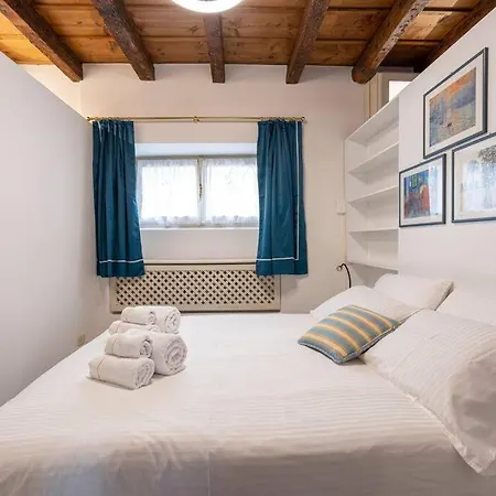Casa Di Mezzo Nel Cuore Di Apartment Saló