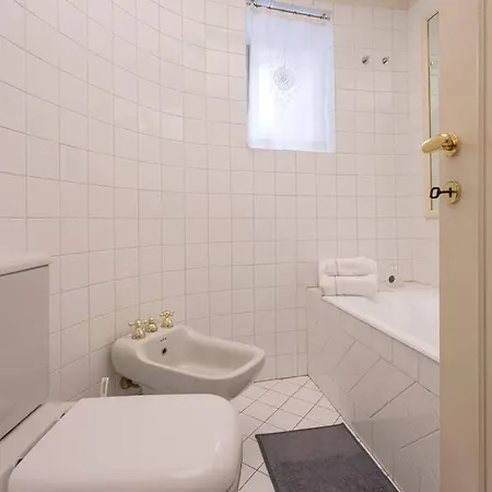 Casa Di Mezzo Nel Cuore Di