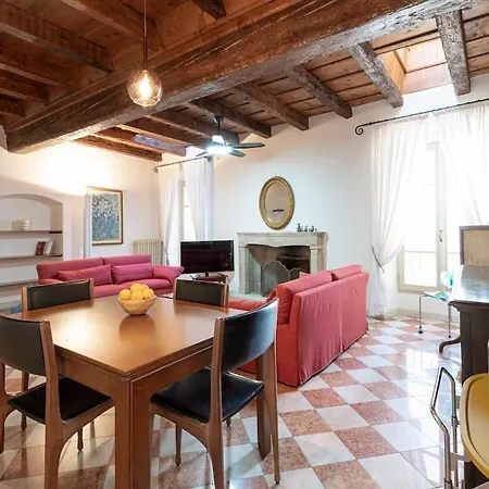 Casa Di Mezzo Nel Cuore Di * 살로