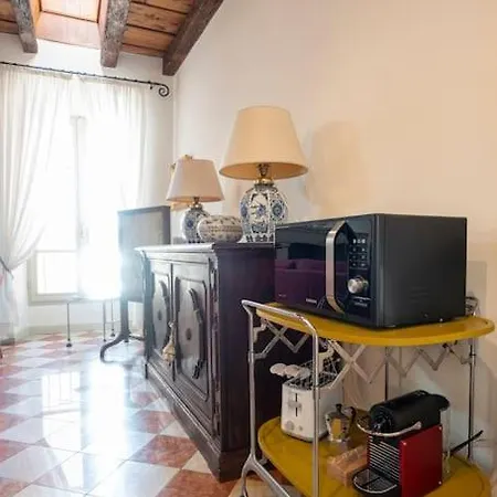 아파트 Casa Di Mezzo Nel Cuore Di